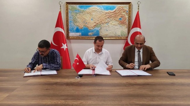 Tarsus’ta Gençlere Yardımseverlik Aşılanacak Üç Proje İmzalandı