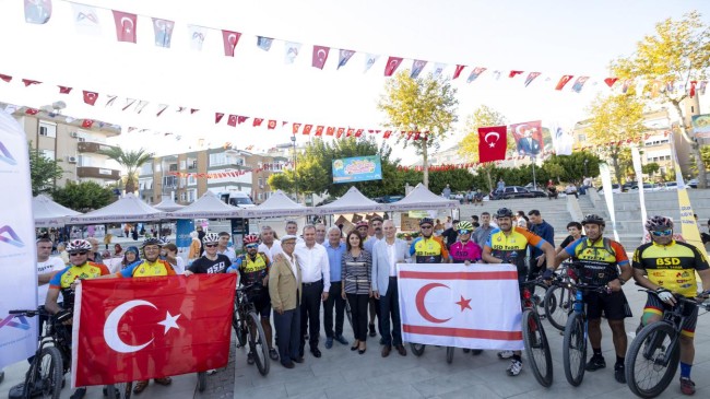 Başkan Seçer, ‘Tropikal Meyve Şenliği’ne Katıldı