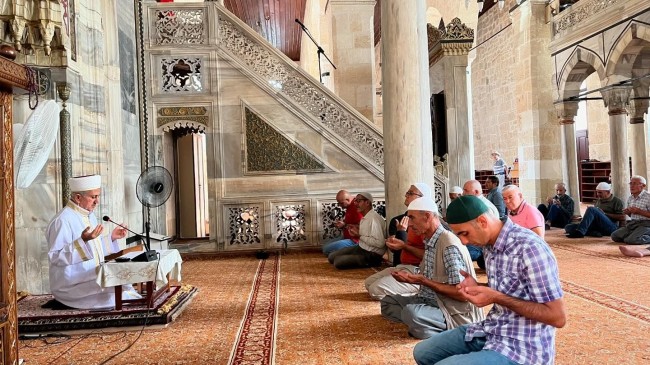 Tarsus Ulu Camii’nde Kudüs ve Tüm İslam Beldeleri İçin Dua Edildi