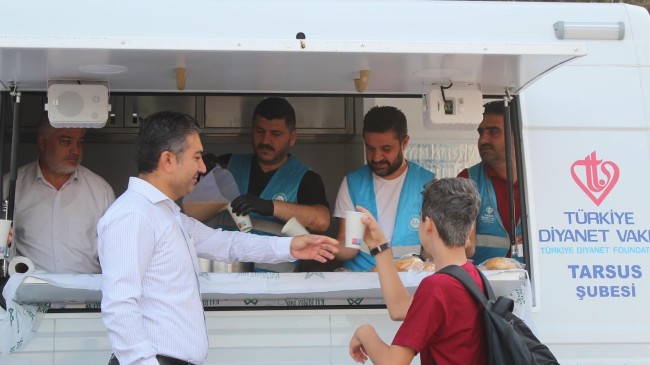 Kasım Ekenler Mesleki ve Teknik Anadolu Lisesi’nde Öğrencilere Sıcak Çorba İkramı
