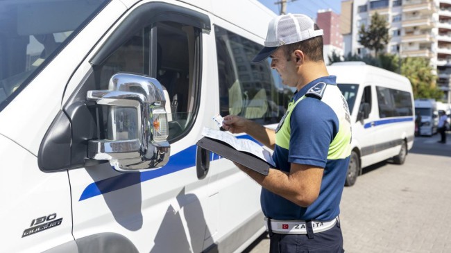 Büyükşehir Zabıta Ekipleri Okul Servislerini Denetliyor