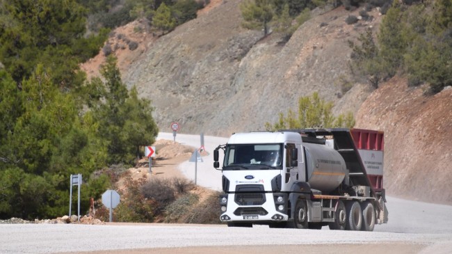 Mersin Büyükşehir’in Kırsal Mahallelerdeki Yol Çalışmaları Yoğun Bir Tempoda Devam Ediyor