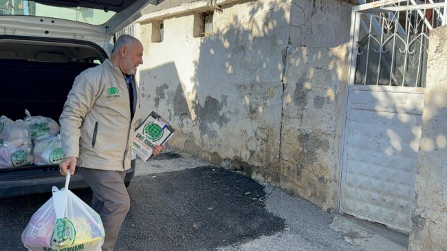 Umut Kervanı’ndan Tarsus’ta İhtiyaç Sahiplerine Gıda Desteği