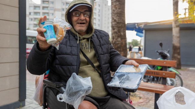 Geçim Sıkıntısına Karşı Dayanışma Sofrası: Mahalle Mutfakları