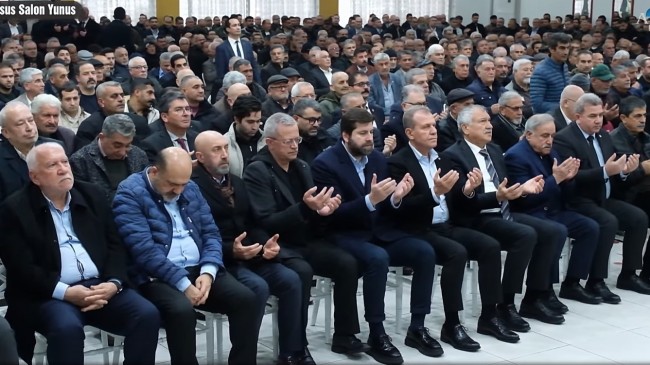 Başkan Vahap Seçer’in Vefat Eden Kardeşi Uğurcan Seçer İçin Mevlid Düzenlendi