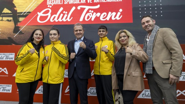 Başkan Seçer, ‘Başarılı Sporcular ve Antrenörler Ödül Töreni’ne Katıldı