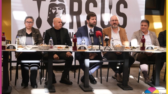 BAŞKAN ALİ BOLTAÇ BASIN MENSUPLARINI TARSUS GASTRONOMİ MERKEZİ’NDE AĞIRLADI