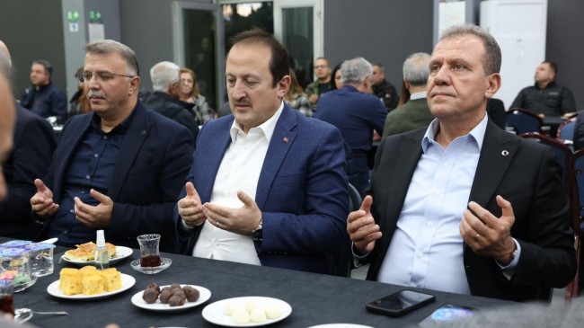 VALİ ALİ HAMZA PEHLİVAN, VAHAP SEÇER VE AİLESİNE TAZİYE ZİYARETİNDE BULUNDU