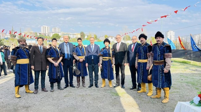 Tarsus’ta“Geleneksel Maziden Âtiye Ok At Şenliği” Düzenlendi