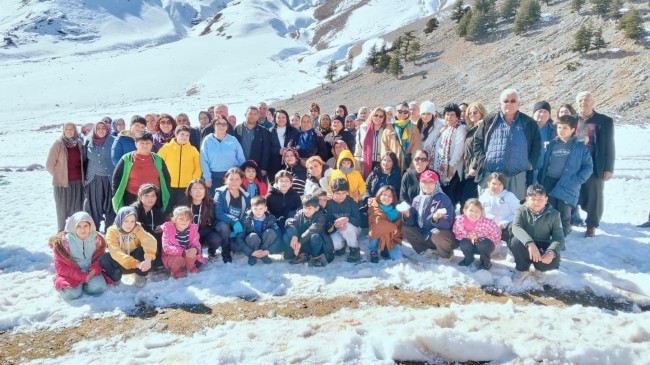 CHP Tarsus Kadın Kolları’ndan Hiç Kar Görmeyen Çocuklara ve Ailelerine Karboğazı Gezisi