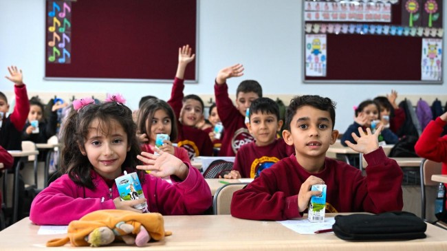 “Süt Senin Gurur Mersin’in” Projesi İle Mersin’de Her Çocuk Süte Erişiyor