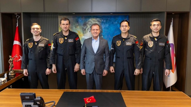 VAHAP SEÇER:“İstikbal Göklerdedir”