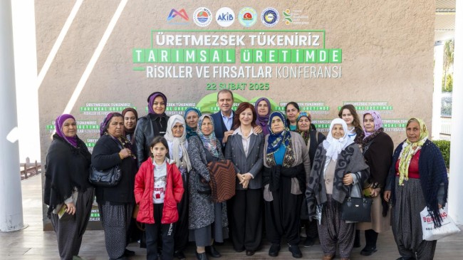 Başkan Seçer ve Meral Seçer, ‘Üretmezsek Tükeniriz’ Konferansına Katıldı