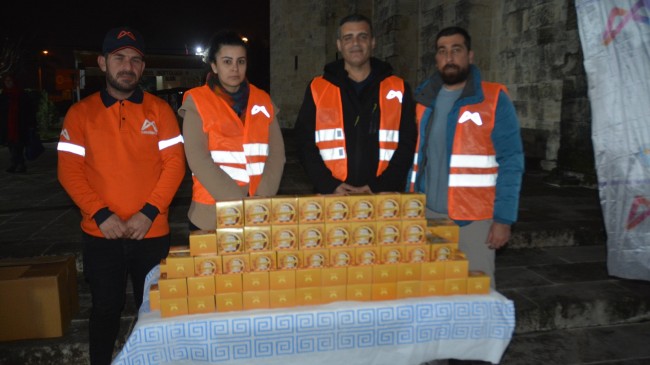TARSUS VE ÇAMLIYAYLA’DA DA KANDİL SİMİDİ DAĞITILDI