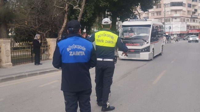 Zabıtadan Tarsus’ta Okul Servisleri ve Toplu Taşıma Araçlarına Denetim