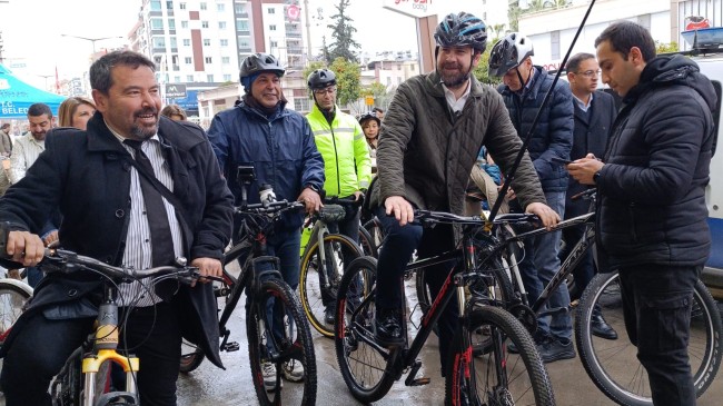 Tarsus’ta Sabahın İlk Işıklarıyla Pedallar Dönmeye Başladı