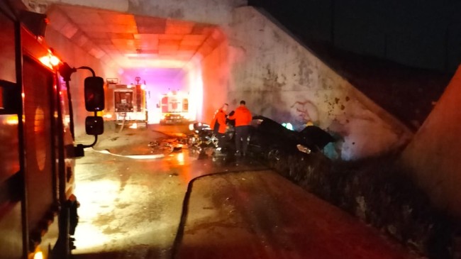 Tarsus’ta havaalanı yolunda kaza “2 yaralı”