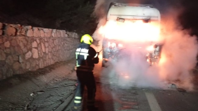 Tarsus Otoyolunda Tır Yangını!