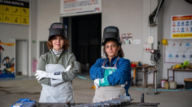 Ellerinde Çekiç, Gözlerinde Umutla Mersin’in Kadın Ustaları Yetişiyor