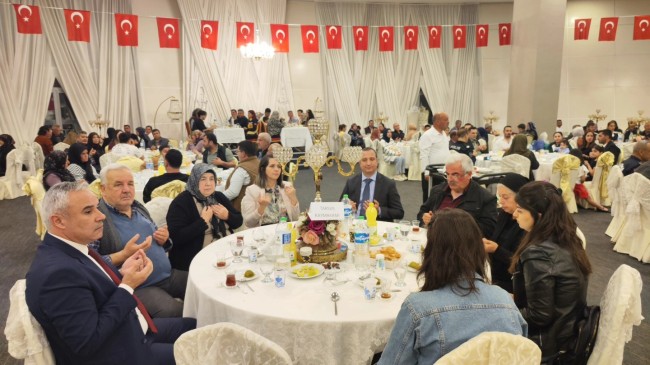 Tarsus Kaymakamlığı Şehit Aileleri ve Gaziler İçin İftar Programı Düzenledi