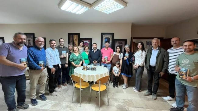Gökhan Özberk’in “Sokak Lambası” Kitabı İçin Söyleşi ve İmza Günü Düzenlendi