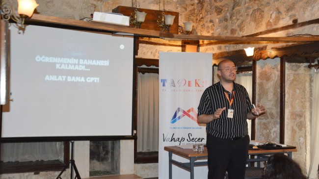 TADEKA’DA “GÜNLÜK YAŞAMDA YAPAY ZEKA” KONULU SÖYLEŞİLER SÜRÜYOR