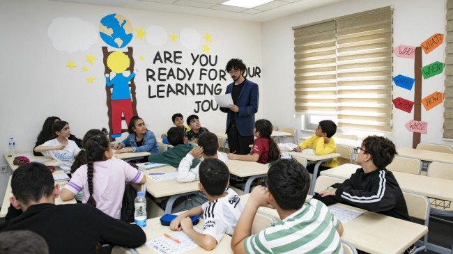 Büyükşehir’in “Hello Mersin” İngilizce Kulübü Halkkent’te Açıldı