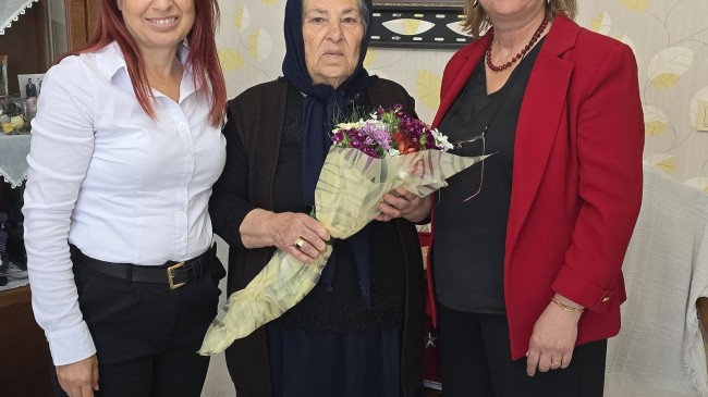 Tarsus Belediyesi, Anneler Günü’nde Şehit Annelerini Ziyaret Etti