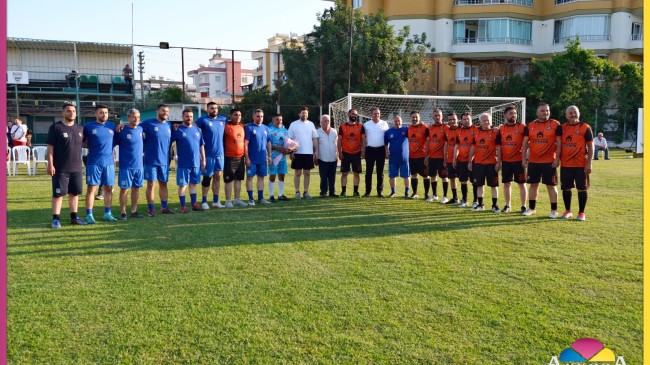 “Dostluk Kazandı”  Tarsus Belediye Personelleri ile Tarsus Mahalle Muhtarları 4-4 Berabere Kaldı