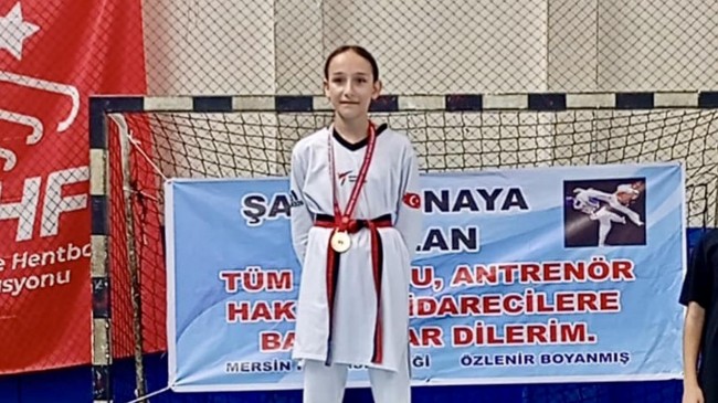 Tarsuslu Öğrencimiz Aybüke Beybolat’tan Tekvando Şampiyonasında Büyük Başarı