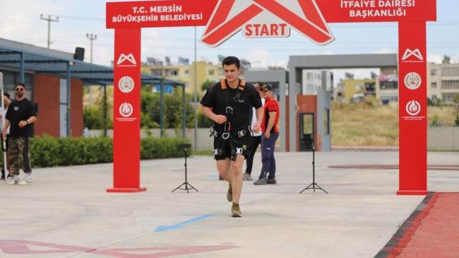 İtfaiye Eri Adayları Parkur Sınavına Hazırlanıyor