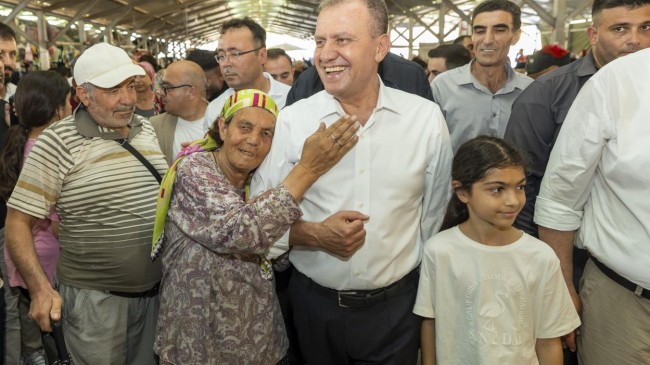 Başkan Seçer, Güneykent Pazar Yeri’ni Ziyaret Etti