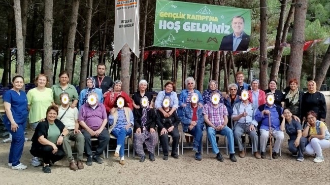 Mersin Alzheimer Derneği, Tarsus ve Mersin Büyükşehir Belediyesi İş Birliğiyle Alzheimer Hastalarına Piknik Programı Düzenlendi