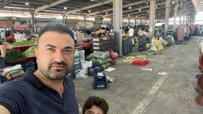 Selahattin Şahin’den Pazaryeri Tepkisi: “Bir Fotoğraf, Türkiye’nin Özeti!”