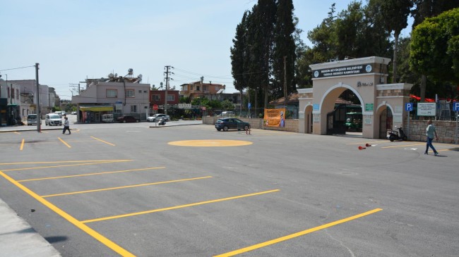 Tarsus Şehir Mezarlığı Otoparkı Tamamen Yenilendi, Kapasitesi Arttı