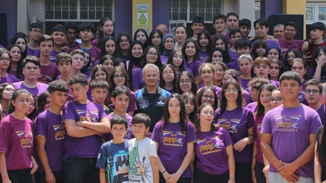Türkiye’nin İlk Astronotu Alper Gezeravcı Tarsuslu Öğrencilerle Buluştu