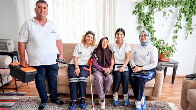 Büyükşehir, Yaşlı Vatandaşlara ‘Evlat Sevgisiyle’ Destek Oluyor