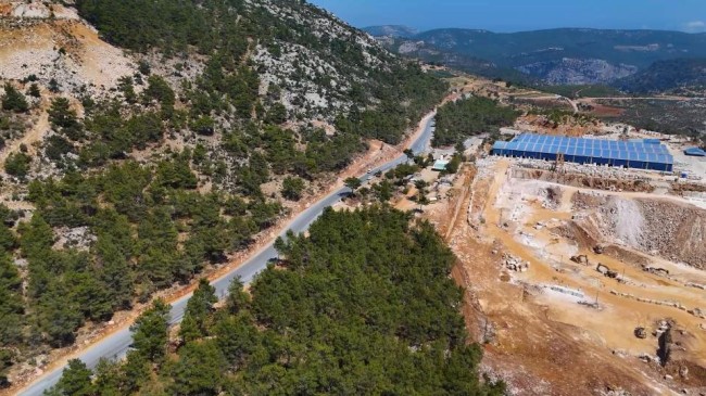 Büyükşehir, Gülnar Kırsalındaki 30 Kilometrelik Grup Yolunu Yeniliyor