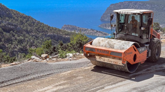 Büyükşehir Yeşilovacık’ta Yılların Yol Sorununu Çözdü