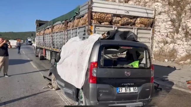 Tarsus Otoyolunda Feci Kaza “Aynı Aileden 5 Kişi Hayatını Kaybetti, 1 Kişi Ağır Yaralı”