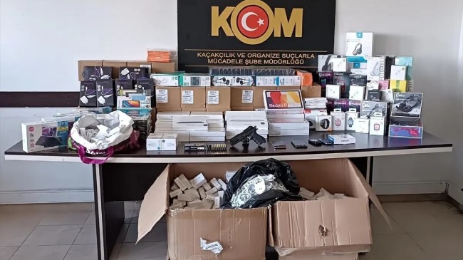 Tarsus’ta Gümrük Kaçağı Telefon Operasyonu ” 12 Gözaltı, 2 Tutuklama “