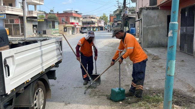 Mersin Büyükşehir’den Tarsus’un Mahallelerinde Kapsamlı Temizlik Çalışması