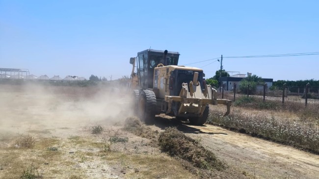 BÜYÜKŞEHİR EKİPLERİNDEN TARSUS’TA 1 NO.LU SAHA BÖLGESİNDE TEMİZLİK ÇALIŞMASI