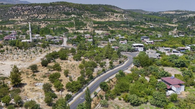 Büyükşehir Ekipleri Gülnar’a En Güzel Yolları Ulaştırıyor