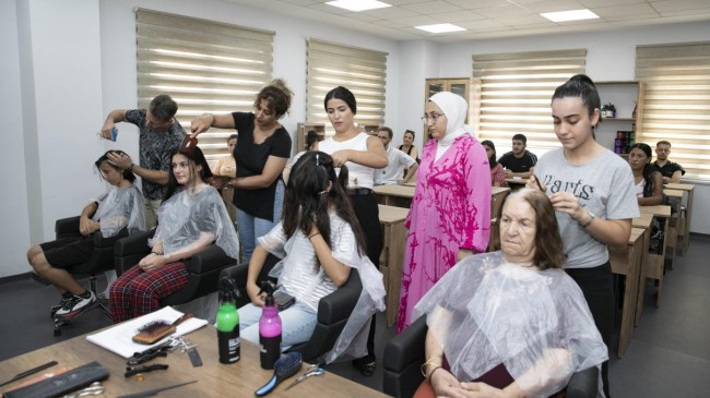 Büyükşehir’in Kursları İstihdama Katkı Sağlıyor
