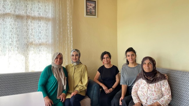 Çamlıyayla Kaymakamı’nın Eşi Dr. Asya Avcı Şehit Ailelerini Ziyaret Etti