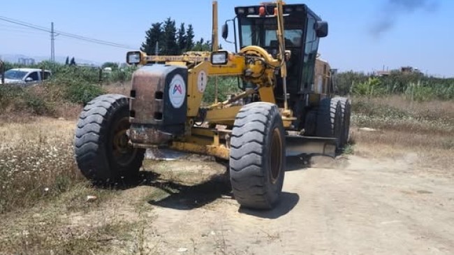 BÜYÜKŞEHİR EKİPLERİNDEN TARSUS’TA 1 NO.LU SAHA BÖLGESİNDE TEMİZLİK ÇALIŞMASI