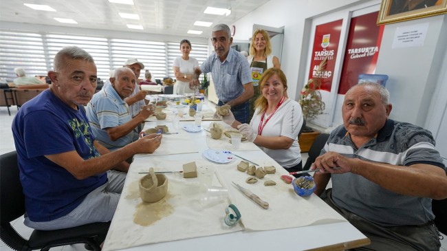 Tarsus Belediyesi’nden Emeklilere Sanat Dolu Atölye