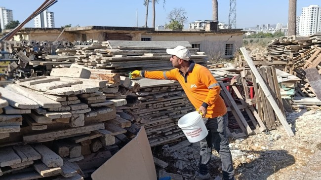 Mersin Büyükşehir, Tarsus’ta Sinek ve Larvaya Karşı Sahada