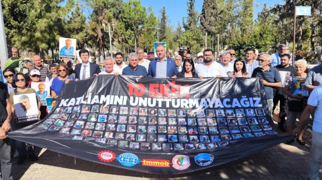 10 Ekim Katliamında Hayatını Kaybedenler Mezarı Başında Anıldı